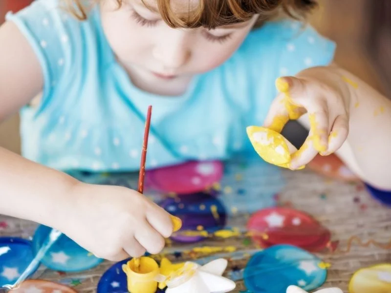 child painting
